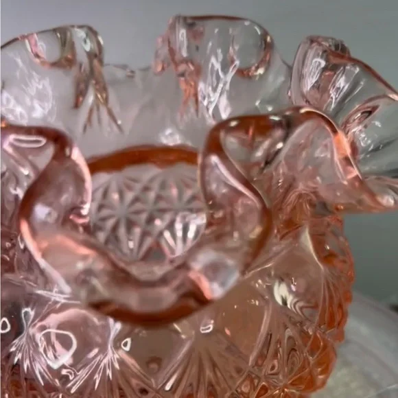 Vintage Fenton Glass Pink Dusty Rose Diamond Star Ruffled Vase – Signed